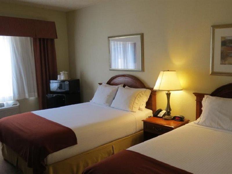 Baymont Inn & Suites By Wyndham هولبروك المظهر الخارجي الصورة