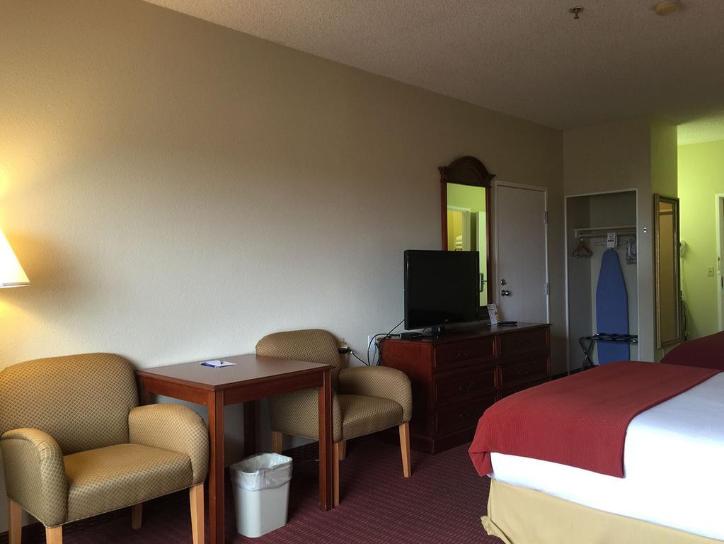 Baymont Inn & Suites By Wyndham هولبروك المظهر الخارجي الصورة